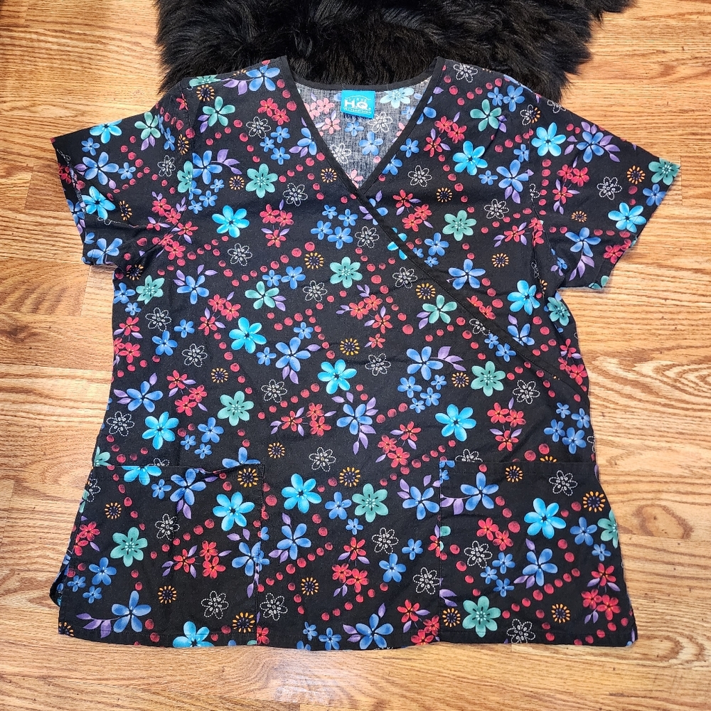 Vintage HQ Black Floral Print Short Sleeve Scrubs Top Size Large